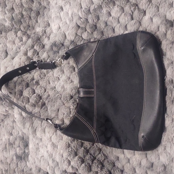 Coach - Picture 2 of 7